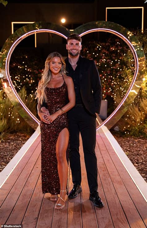 molly smith love island.